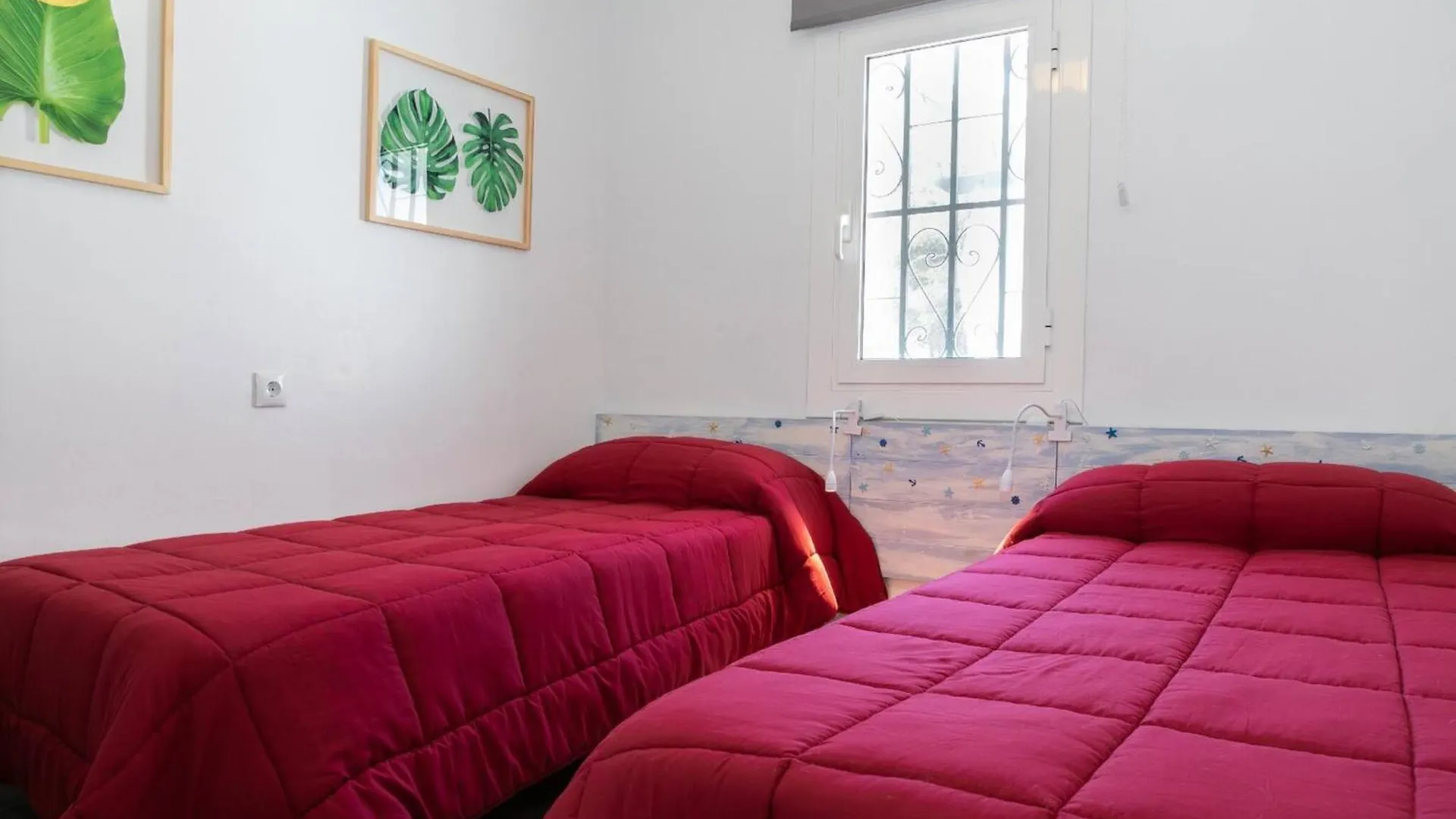 Agustina - Casa Adosada En Riumar Con Jardin, Barbacoa Y Cerca Del Mar - Deltavacaciones Spain